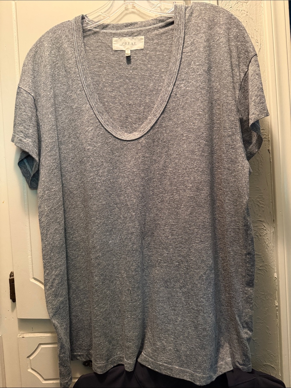 THE GREAT. Heather Gray V-Neck Short Sleeve Tee